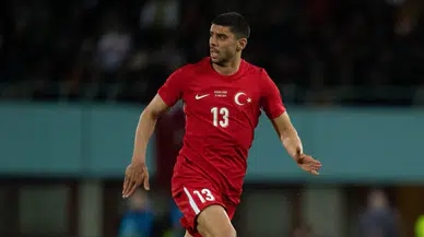 Trabzonspor, Cenk Özkacar transferini KAP'a bildirdi
