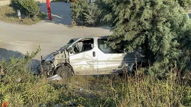 Adıyaman'da tur minibüsü şarampole devrildi : 13 kişi yaralandı