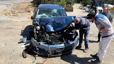 Kastamonu Devrekani'de otomobil ile tır çarpıştı : 4 kişi yaralandı