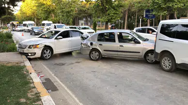 Elazığ'da zincirleme kaza : 2'si çocuk 4 kişi yaralandı