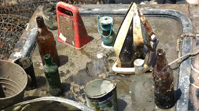 Bodrum Gümbet Koyu'nda deniz dibinden 370 kilogram atık çıkarıldı