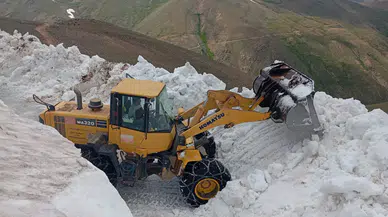 Sivas'ta temmuz ayında karla mücadele : Kösedağ yolu ulaşıma açılıyor