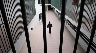 Adana'da uyuşturucu satıcısına 15 yıl hapis cezası