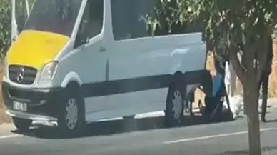 Otomobil yolcu minibüsüne çarptı: 12 yaralı