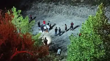 Giresun'da otomobil dere yatağına devrildi : 3 ölü, 3 yaralı