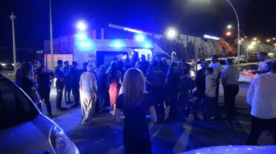 Malatya'da düğün halayında 'elini tuttun' kavgası : 3 yaralı