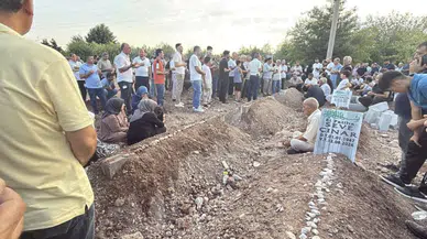 Diyarbakır'daki kazada ölen 5 kardeş ve 2 yeğen toprağa verildi