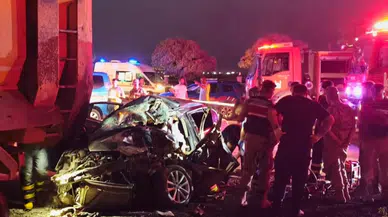Mardin'de otomobil, park halindeki kamyona çarptı : 1 ölü, 2 yaralı