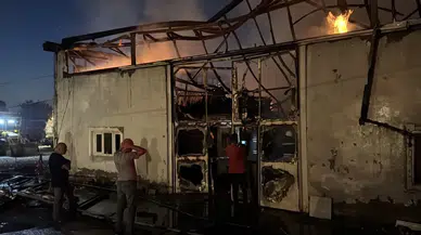 Erzincan'da mobilya imalathanesinde yangın