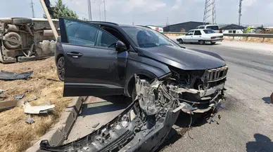 Kahramanmaraş'ta iki hafif ticari araç çarpıştı : 3 yaralı