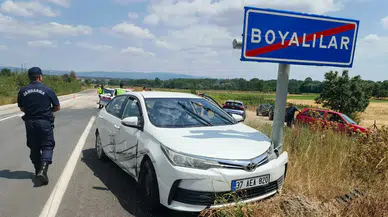 Kastamonu'da otomobil ile traktör çarpıştı : 2 kişi yaralandı