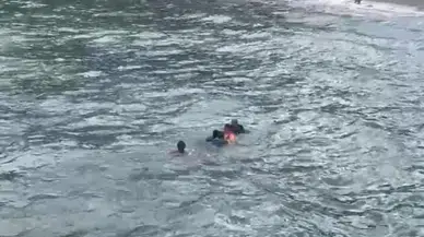 Kocaeli'de yasağa rağmen denize giren baba ve 2 çocuğu ölümden döndü