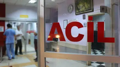 Aksaray'da otomobil aydınlatma direğine çarptı : 2 ölü, 2 yaralı