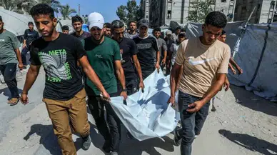 Gazze'de 3'ü çocuk 9 Filistinli hayatını kaybetti