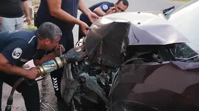 Antakya'da otomobil ile motosiklet kafa kafaya çarpıştı : 2 yaralı