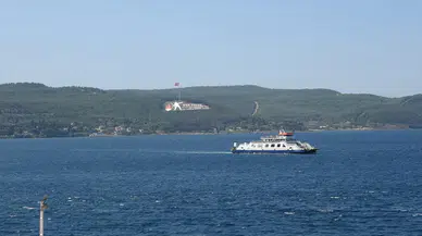 Çanakkale Boğazı'nda motoru arızalanan tekne sürüklendi: 7 kişi kurtarıldı
