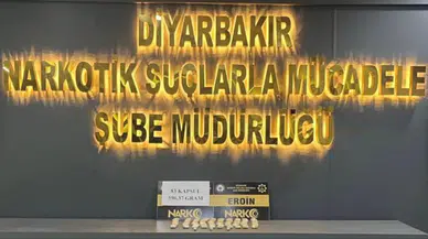 Diyarbakır'da uyuşturucu kuryesine operasyon : İç beden muayenesinden 83 kapsül eroin çıktı