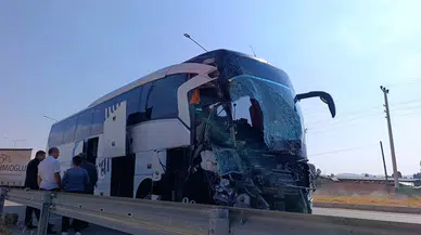 Yolcu otobüsü kamyonete çarptı: 1 ölü, 15 yaralı
