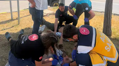 Van'da kontrolden çıkan otomobil refüje çarptı: 2 yaralı