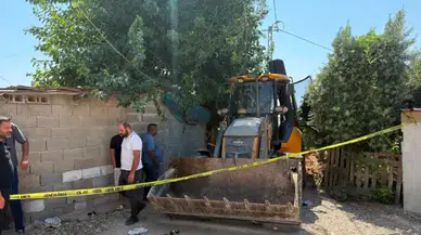 Hatay'da evin bahçesinde altyapı kazısında mozaik bulundu