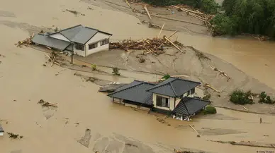 Japonya'da sel riski : 400 bin kişiye en yüksek risk uyarısı yapıldı