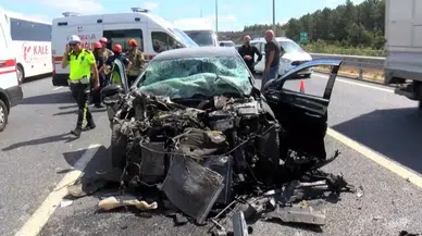 Beykoz Kuzey Marmara'da otomobil kamyonete çarptı : 2 yaralı