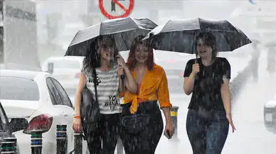 İstanbul’da sağanak, Marmara’da fırtına kapıda
