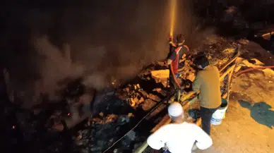 Kastamonu'da ev yangını : İki katlı bina kullanılamaz hale geldi