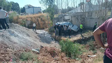 Van'da ticari kamyonet takla attı: 4 yaralı