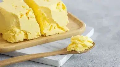 Süt beyazken tereyağı neden sarı renk alıyor?