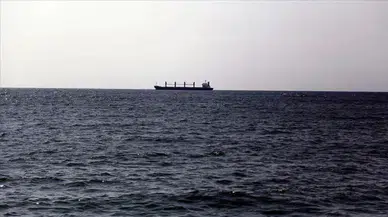 Umman açıklarında petrol tankeri vuruldu : Mürettebat güvende