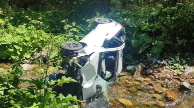 Giresun'da otomobil dereye devrildi : 6 kişi tedavi altına alındı