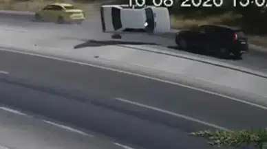 Konya'da yola fırlayan parçadan kaçmak isterken karşı şeride uçtu : 2 ölü