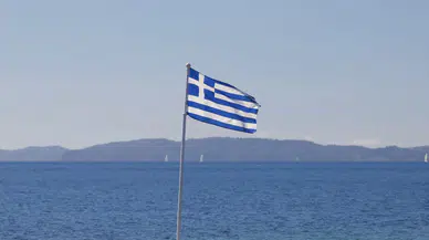 Yunanistan'da helikopter kazasında 2 kişi hayatını kaybetti