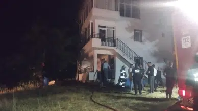 Malatya'da 2 katlı müstakil evde yangın çıktı