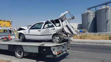 Konya'da zincirleme kaza ! 3 otomobil birbirine girdi, 9 kişi yaralandı