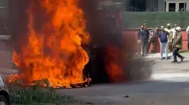 Maltepe'de elektrikli araç alev alev yandı