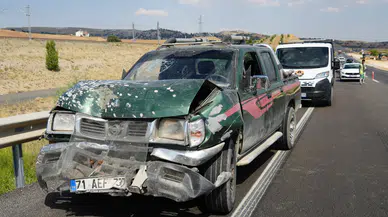 Kırıkkale'de kamyonet ile hafif ticari araç çarpıştı : 5 yaralı