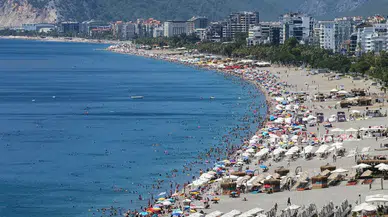 Zonguldak’ta 4 günlük deniz yasağı sona erdi ! Vatandaşlar plajlara akın etti