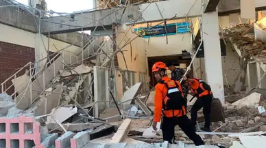 Endonezya'daki 7,7'lik depremde can kaybı 47'ye yükseldi