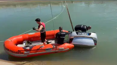 Diyarbakır'da otomobil su kanalına düştü