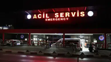 İzmir'de motosiklet kazası : Bariyerlere çarpan sürücü hayatını kaybetti, 1 ağır yaralı