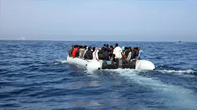Libya açıklarında 50 düzensiz göçmen kurtarıldı, 7 kişinin cansız bedenine ulaşıldı