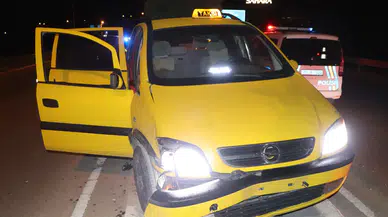 Karaman'da taksi refüje çıktı : 2 kişi yaralandı
