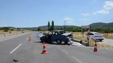 Kütahya'da iki otomobil çarpıştı : 1 ölü, 4 yaralı