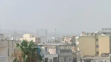Şanlıurfa'da kuzeyden gelen toz bulutu şehri kapladı