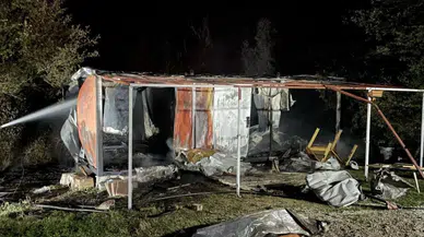 Samsun'da bağ evi olarak kullanılan konteyner alev alev yandı