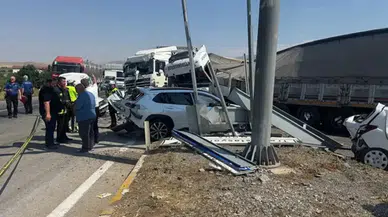 Konya'da freni boşalan tır dehşet saçtı : 1 ölü, 9 yaralı