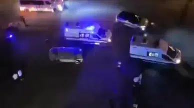 Diyarbakır'da otomobiller çarpışıp devrildi : 2 yaralı