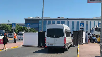 Antalya Havalimanı’nda emekli polis kız arkadaşını beylik tabancasıyla vurdu